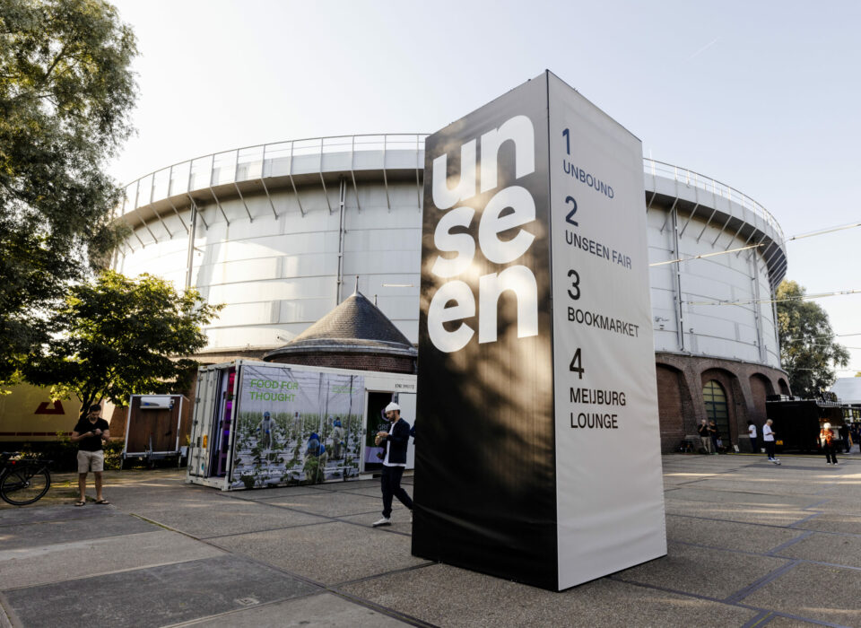 Nieuwe en bekende namen bij Unseen Photo Fair op Westergas (Beeld: Galerie Ron Mandos)