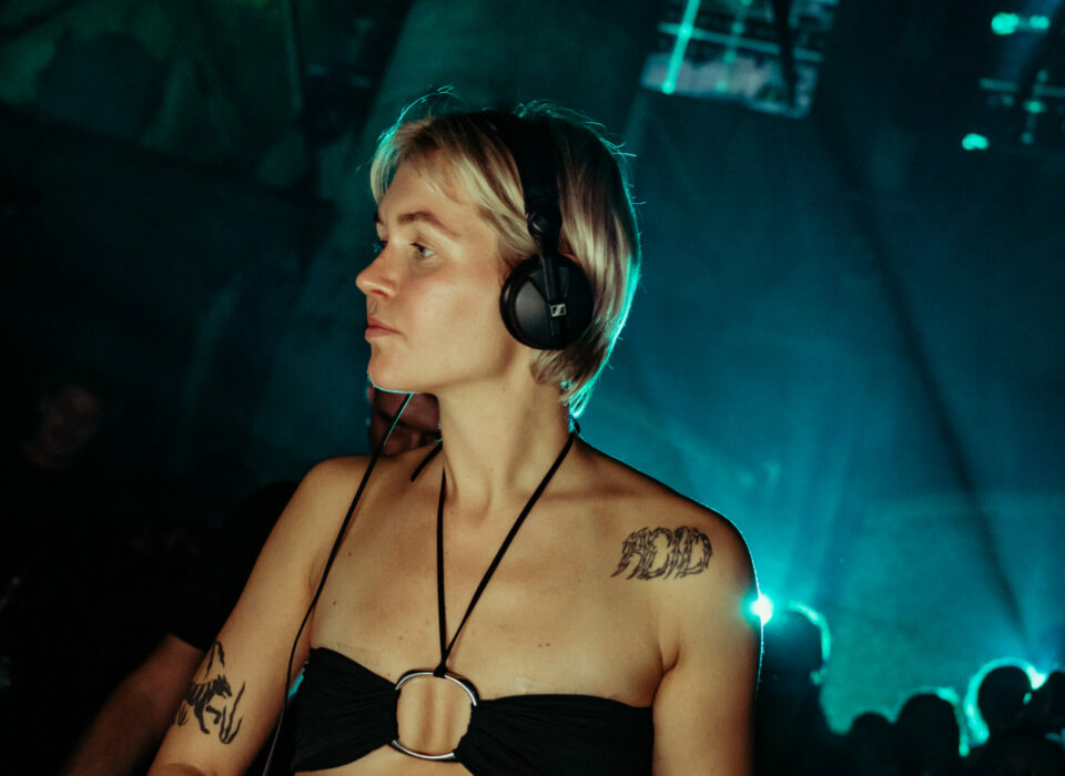 Amsterdamse dj KI/KI geeft met ADE gratis feest in Gashouder: ‘Amsterdam, maak je klaar!’ (Beeld: Sabine van Wechem / Getty Images)